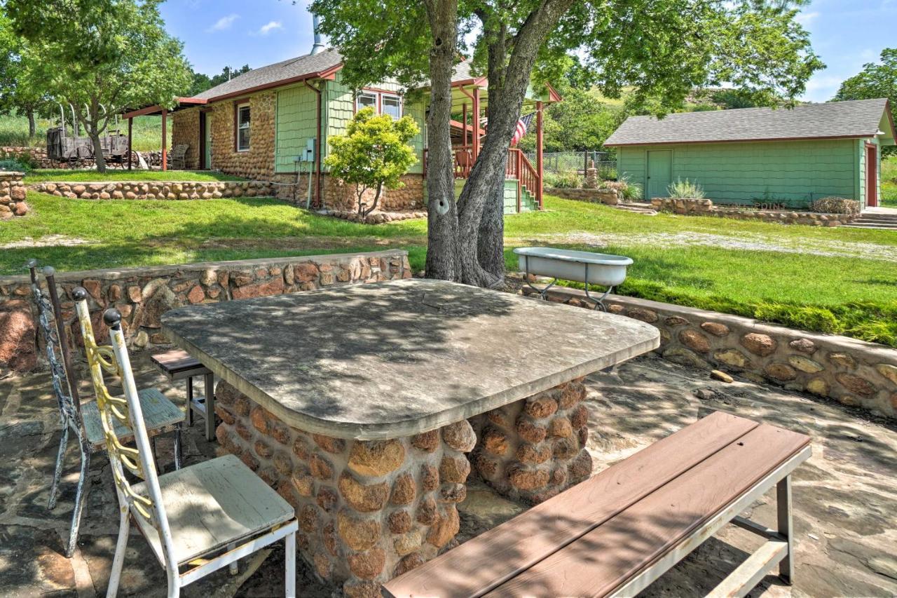 Enchanting Hilltop Cottage In Medicine Park! ภายนอก รูปภาพ