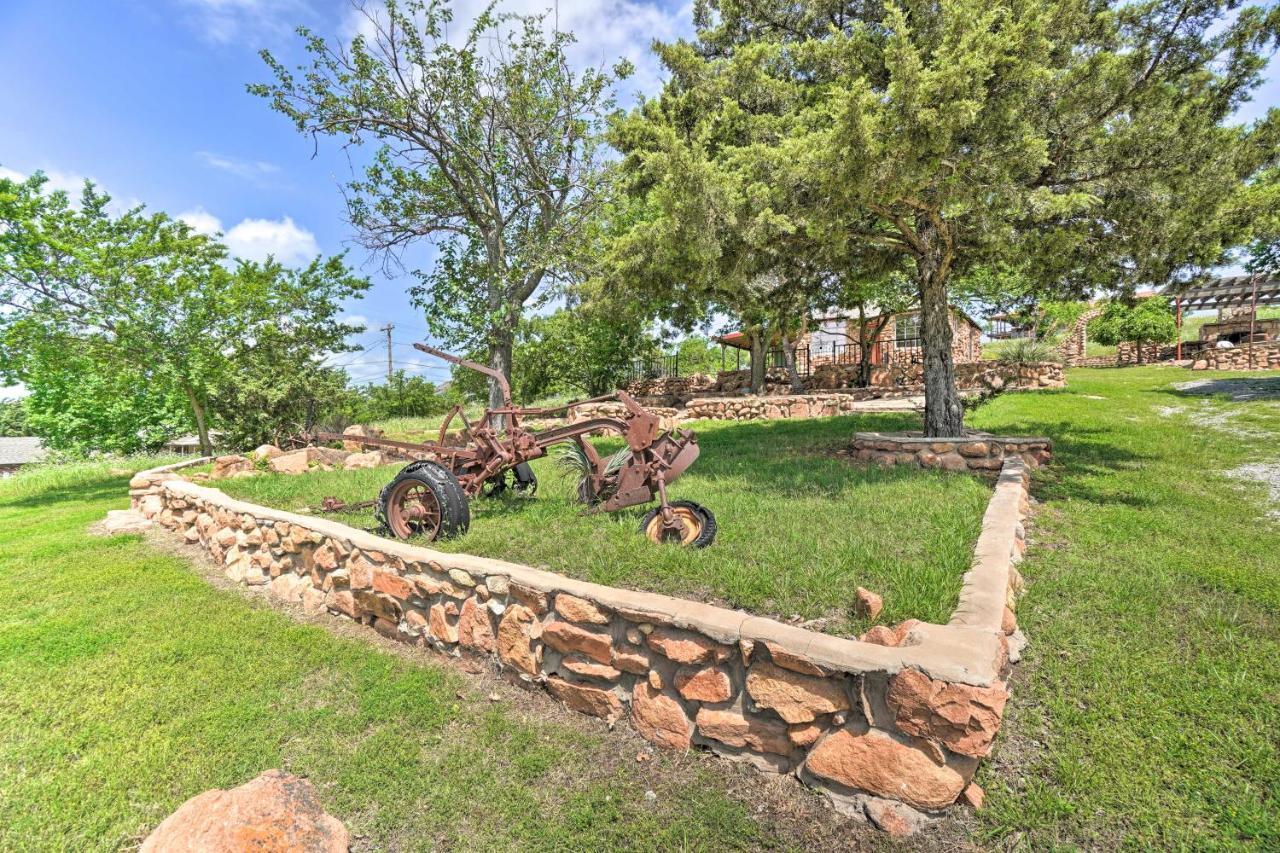 Enchanting Hilltop Cottage In Medicine Park! ภายนอก รูปภาพ